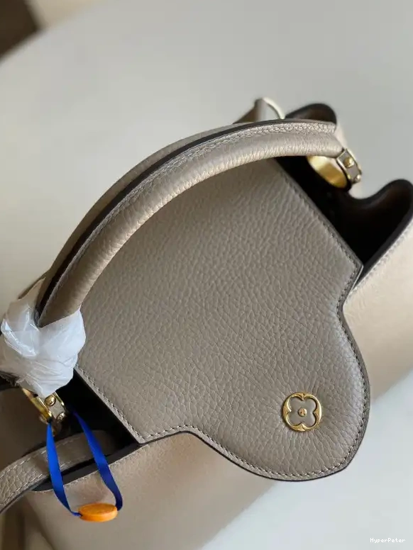 LOUIS CAPUCINES VUITTON MM 0524